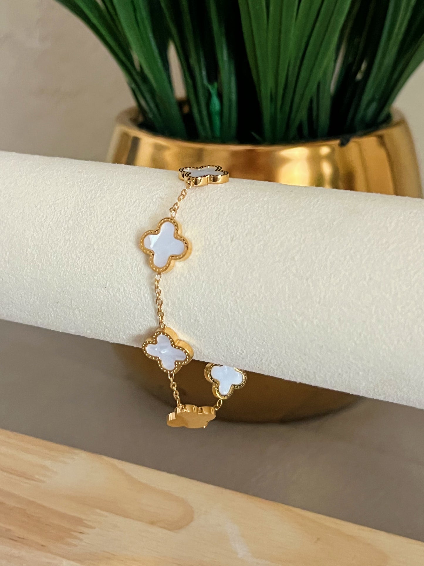 Pearl White Bracelet
